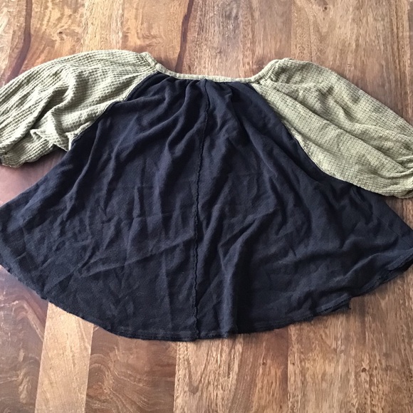 We The Free Black Green Raglan High Low Shirt - Picture 3 of 8